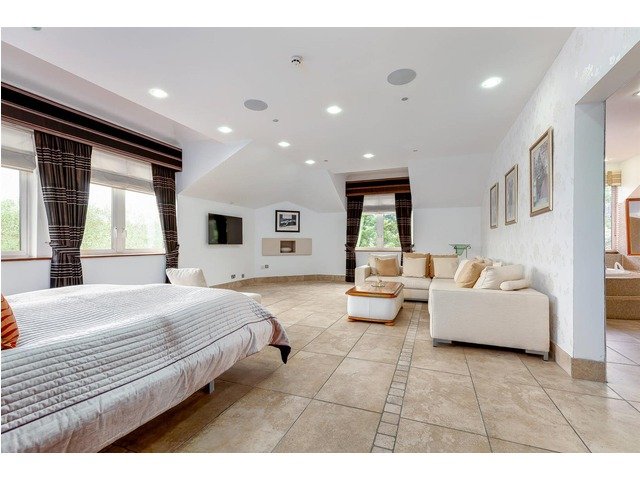 Blantyre Road, Bothwell